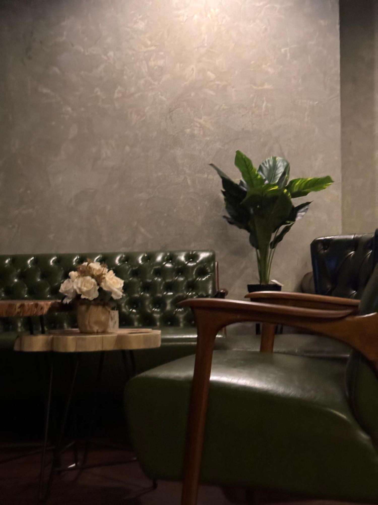Bud Brew Beyond Dispensary And Hotel Bangkok Luaran gambar