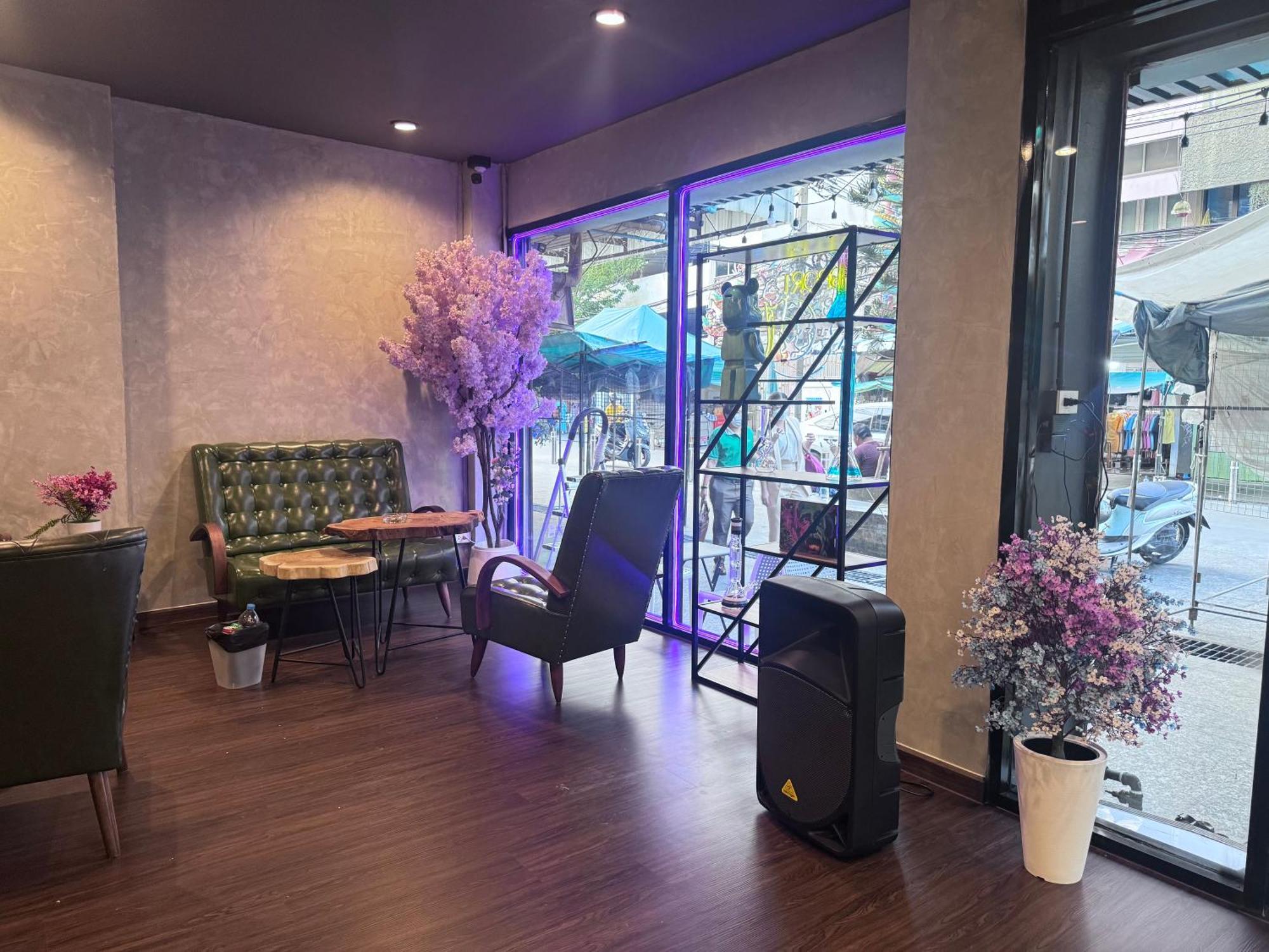 Bud Brew Beyond Dispensary And Hotel Bangkok Luaran gambar