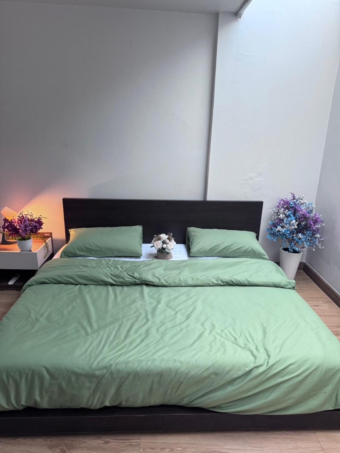 Bud Brew Beyond Dispensary And Hotel Bangkok Luaran gambar