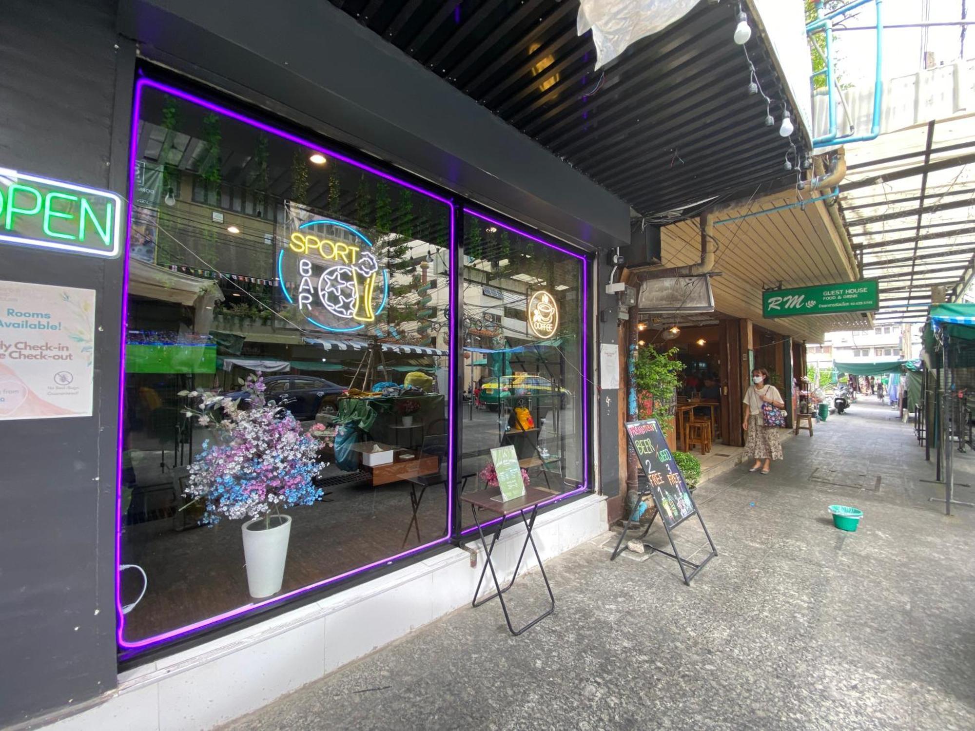 Bud Brew Beyond Dispensary And Hotel Bangkok Luaran gambar