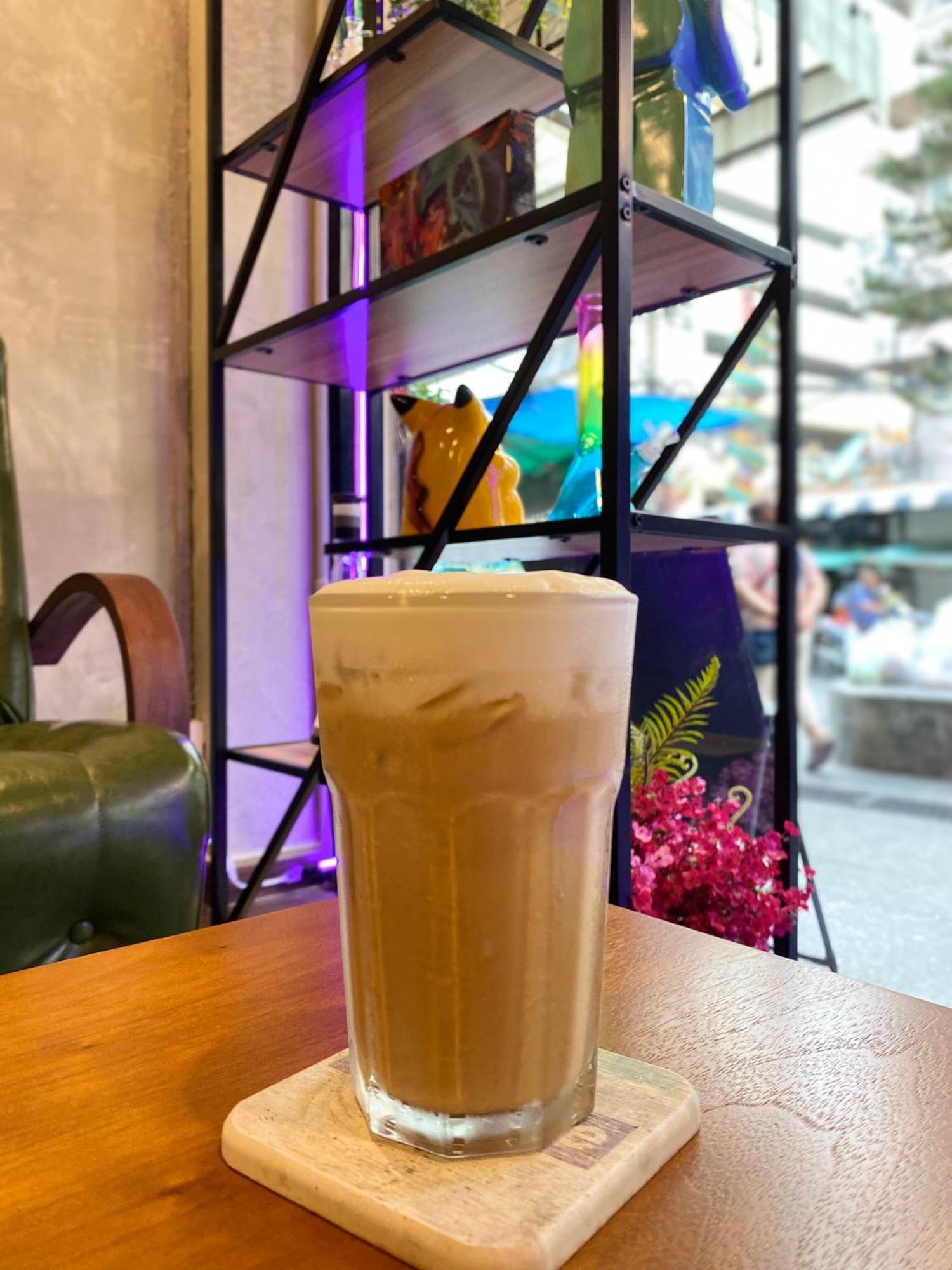 Bud Brew Beyond Dispensary And Hotel Bangkok Luaran gambar