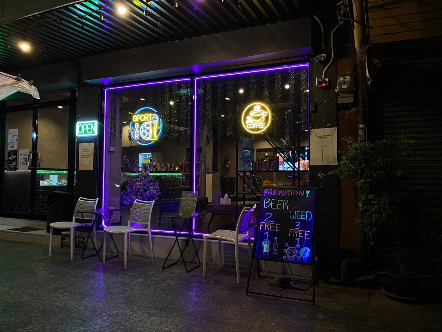 Bud Brew Beyond Dispensary And Hotel Bangkok Luaran gambar