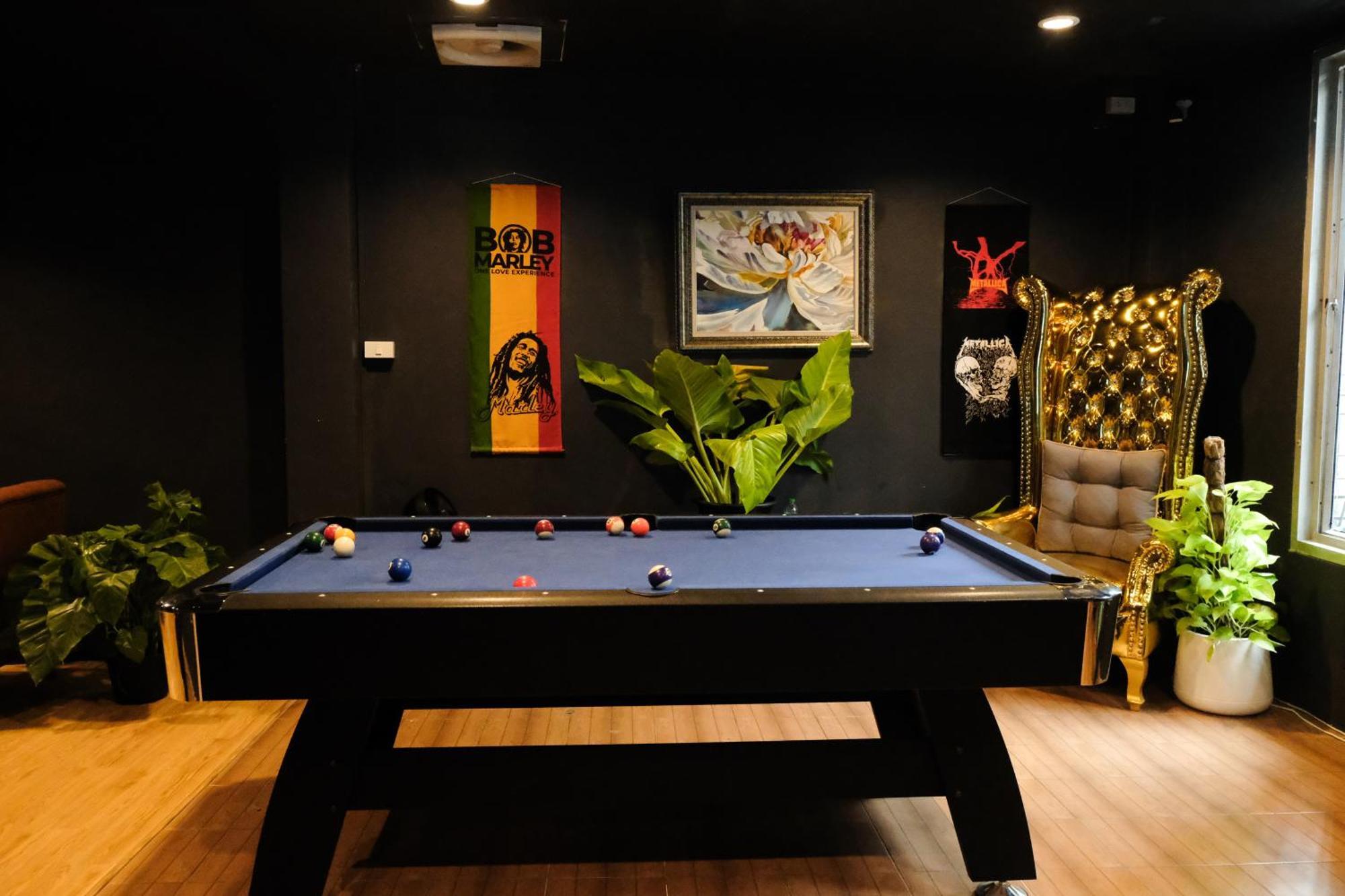 Bud Brew Beyond Dispensary And Hotel Bangkok Luaran gambar