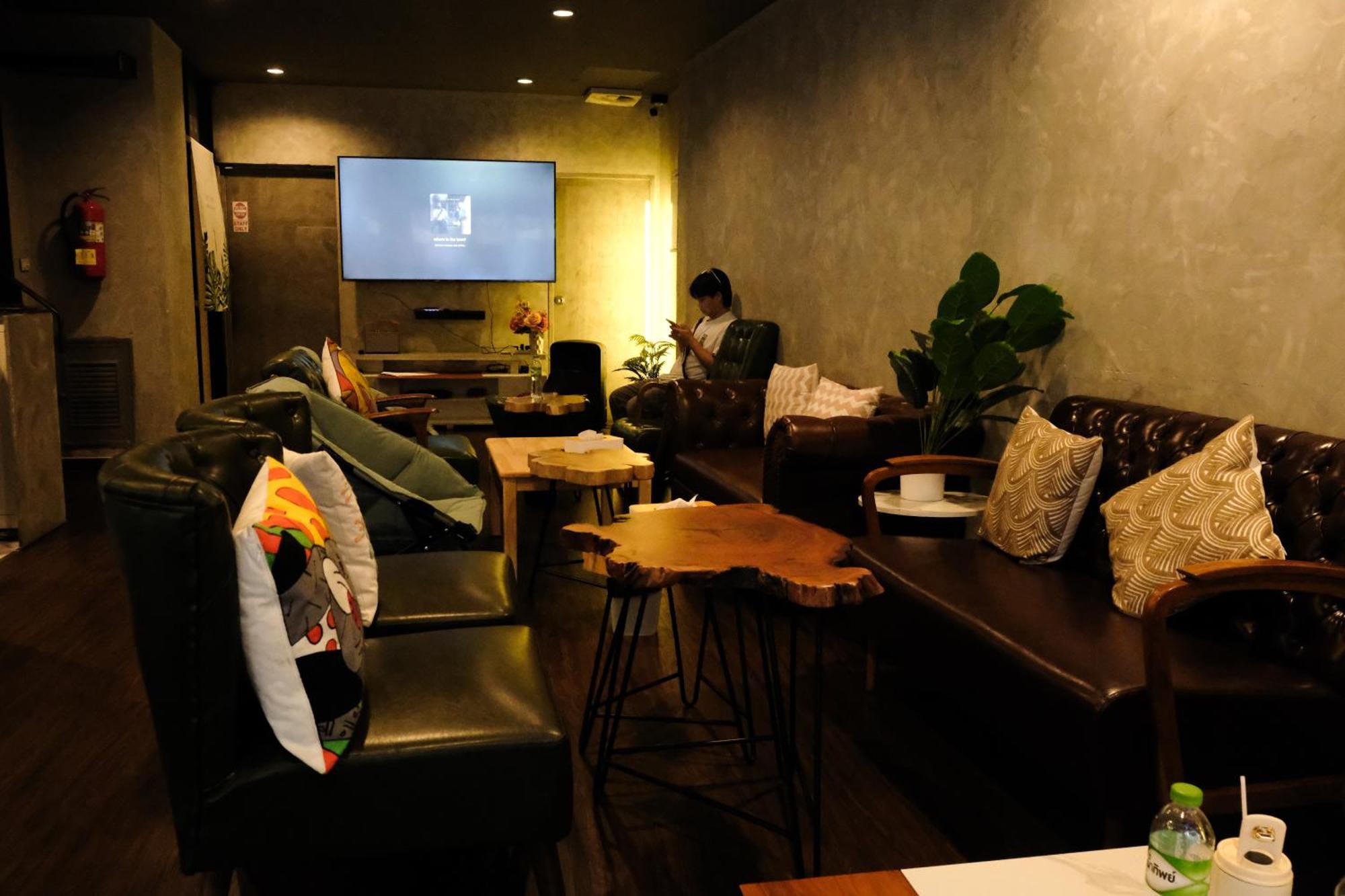 Bud Brew Beyond Dispensary And Hotel Bangkok Luaran gambar
