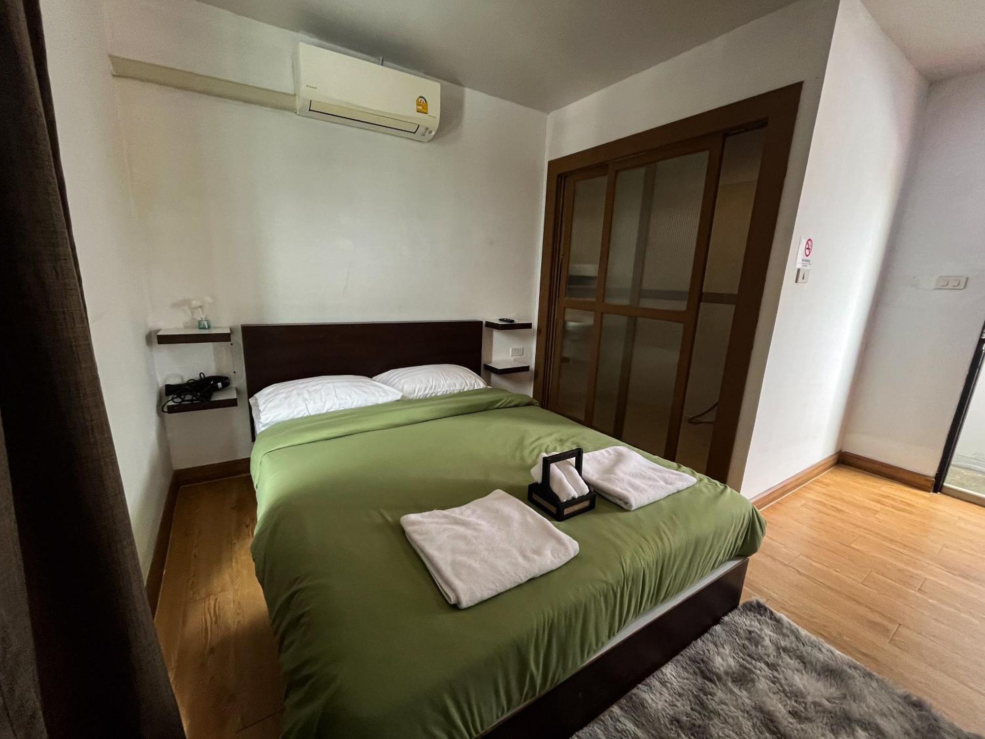 Bud Brew Beyond Dispensary And Hotel Bangkok Luaran gambar
