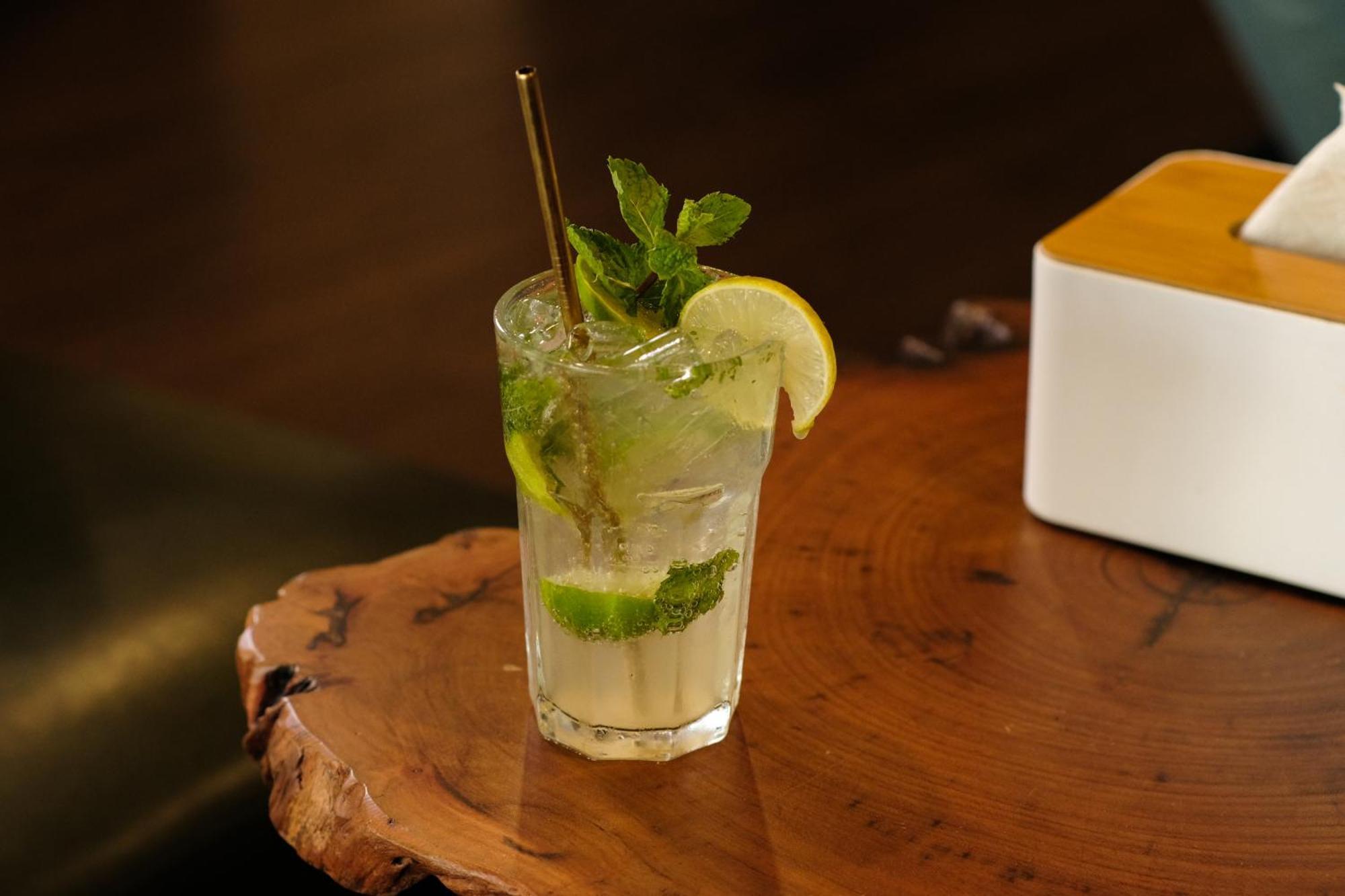 Bud Brew Beyond Dispensary And Hotel Bangkok Luaran gambar