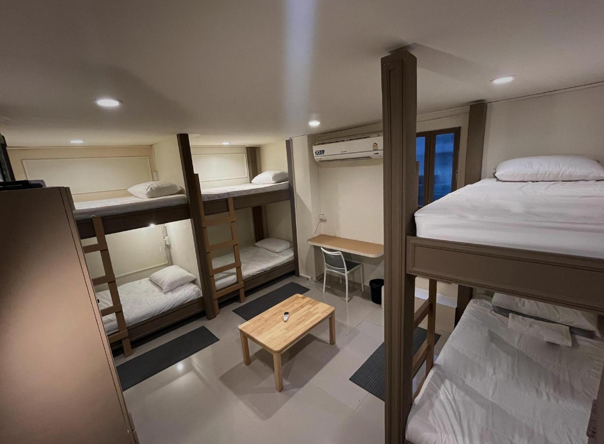 Bud Brew Beyond Dispensary And Hotel Bangkok Luaran gambar